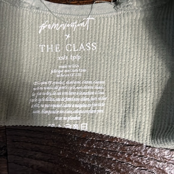 FP Movement Happiness Runs Bike Short & Convertible Crop Top - Picture 7 of 10